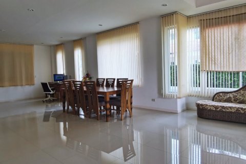 House in Bang Lamung, Thailand 3 bedrooms № 37544 - photo 9