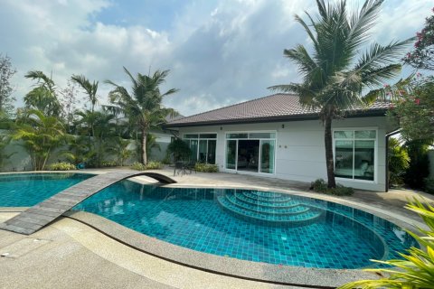 House in Bang Lamung, Thailand 3 bedrooms № 37315 - photo 3