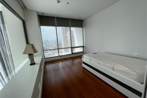 Condo in Bangkok, Thailand, 3 bedrooms  № 40316 - photo 9