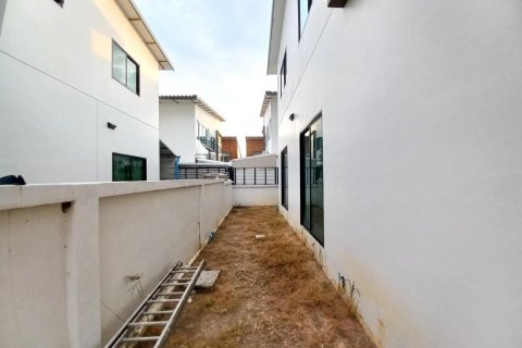 House in Bang Lamung, Thailand 3 bedrooms № 38242 - photo 23