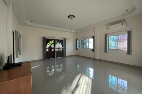 House in Bang Lamung, Thailand 2 bedrooms № 38209 - photo 4