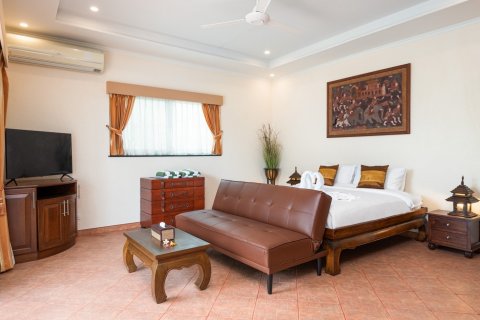 House in Sattahip, Thailand 6 bedrooms № 37497 - photo 28