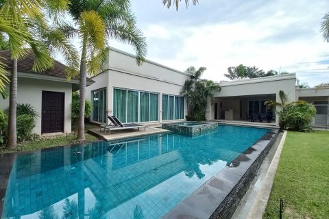 House in Bang Lamung, Thailand 3 bedrooms № 38482 - photo 2