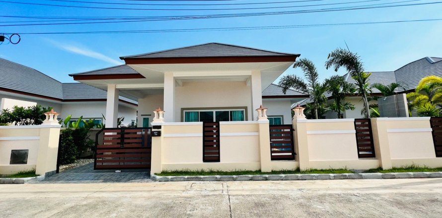 House in Bang Lamung, Thailand 3 bedrooms № 37981