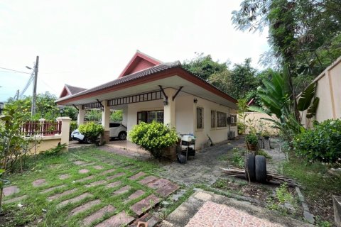 House in Bang Lamung, Thailand 2 bedrooms № 37231 - photo 2