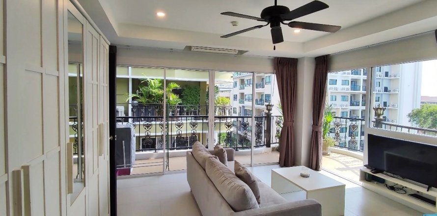 Studio in the Condo in Bang Lamung, Thailand  № 37947