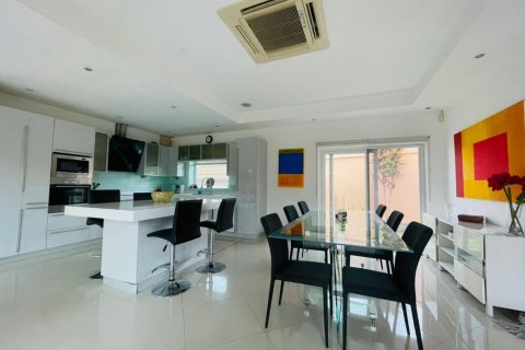 House in Bang Lamung, Thailand 3 bedrooms № 38163 - photo 16