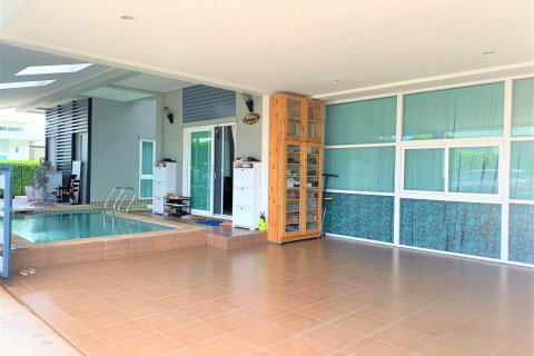 House in Bang Lamung, Thailand 4 bedrooms № 39001 - photo 4