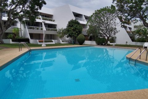 Condo in Sattahip, Thailand, 4 bedrooms  № 37195 - photo 1