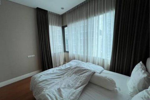 Condo in Bangkok, Thailand, 3 bedrooms  № 40347 - photo 18