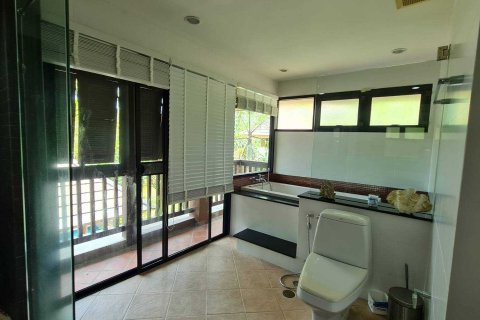 House in Bang Lamung, Thailand 4 bedrooms № 37809 - photo 16