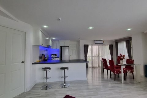 Condo in Bang Lamung, Thailand, 2 bedrooms  № 37270 - photo 9