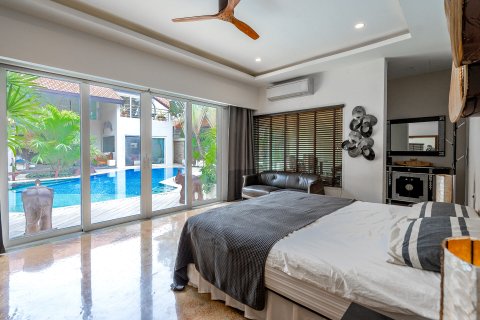 House in Bang Lamung, Thailand 5 bedrooms № 37673 - photo 15