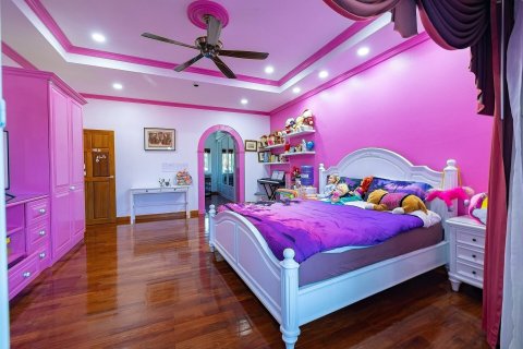 House in Bang Lamung, Thailand 7 bedrooms № 37825 - photo 14