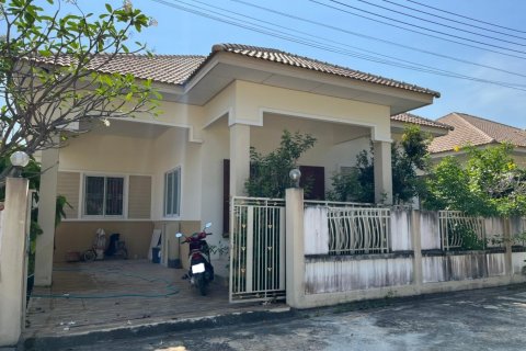 House in Sattahip, Thailand 3 bedrooms № 38249 - photo 1