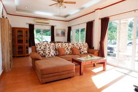 House in Sattahip, Thailand 3 bedrooms № 38278 - photo 3