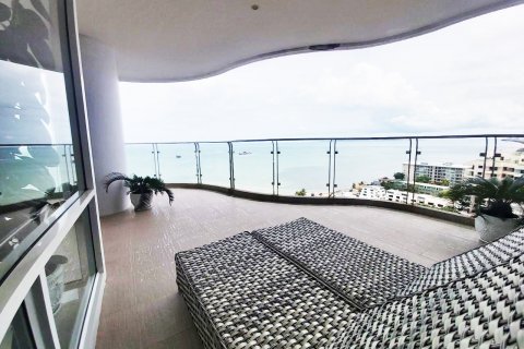 Condo in Bang Lamung, Thailand, 4 bedrooms  № 38923 - photo 1