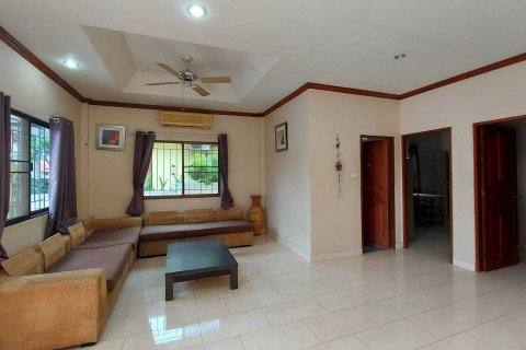 House in Bang Lamung, Thailand 2 bedrooms № 38545 - photo 2