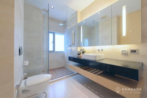 Condo in Bangkok, Thailand, 2 bedrooms  № 36955 - photo 8