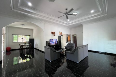 House in Bang Lamung, Thailand 3 bedrooms № 37569 - photo 6