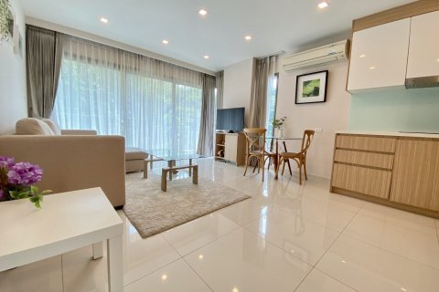 Condo in Bang Lamung, Thailand, 2 bedrooms  № 38071 - photo 1