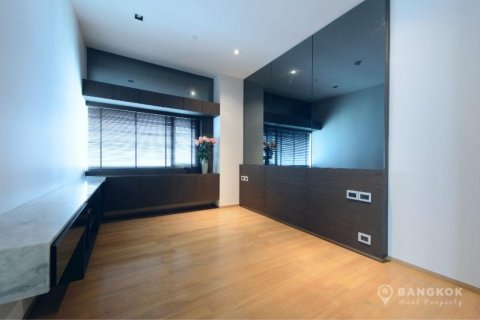 Condo in Bangkok, Thailand, 2 bedrooms  № 36955 - photo 11