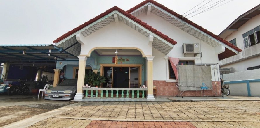 House in Sattahip, Thailand 4 bedrooms № 37465