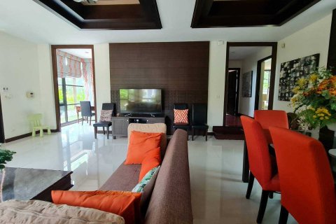 House in Bang Lamung, Thailand 4 bedrooms № 37809 - photo 5