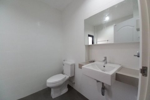 House in Bang Lamung, Thailand 3 bedrooms № 38242 - photo 17