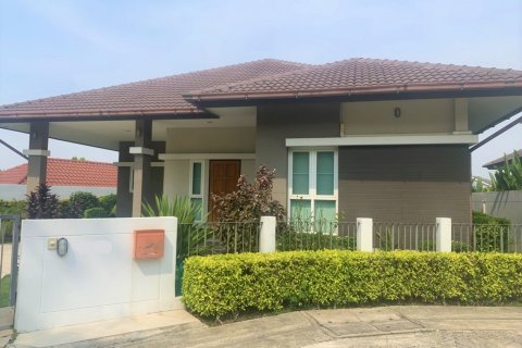 House in Bang Lamung, Thailand 3 bedrooms № 38995 - photo 1