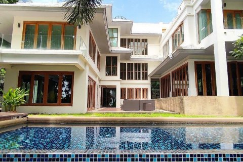 House in Bang Lamung, Thailand 5 bedrooms № 38665 - photo 1