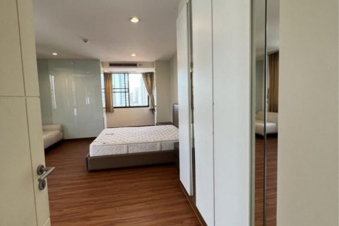 Condo in Bangkok, Thailand, 2 bedrooms  № 40317 - photo 4
