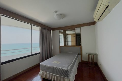 Condo in Bang Lamung, Thailand, 4 bedrooms  № 38273 - photo 16