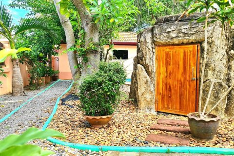 House in Sattahip, Thailand 3 bedrooms № 37292 - photo 2