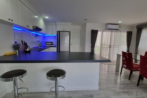 Condo in Bang Lamung, Thailand, 2 bedrooms  № 37270 - photo 11