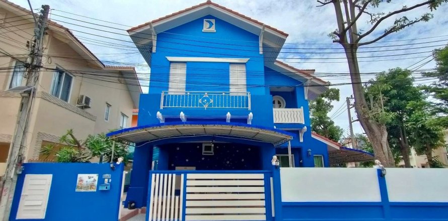 House in Bang Lamung, Thailand 3 bedrooms № 37400