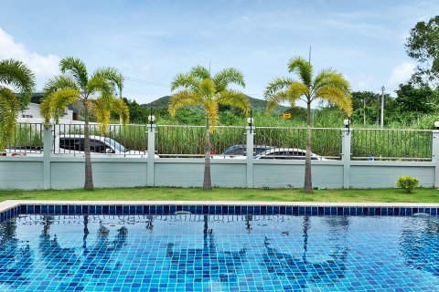 House in Sattahip, Thailand 4 bedrooms № 37376 - photo 2