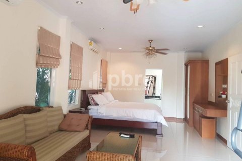 House in Bang Lamung, Thailand 4 bedrooms № 38846 - photo 11