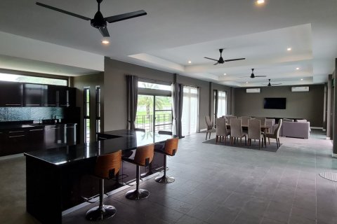 House in Khon Kaen, Thailand 5 bedrooms № 37523 - photo 28