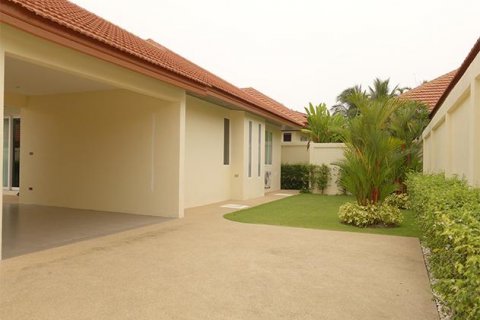 House in Bang Lamung, Thailand 4 bedrooms № 38143 - photo 12