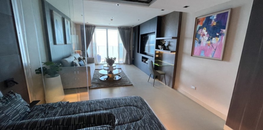 Studio in the Condo in Bang Lamung, Thailand  № 38086