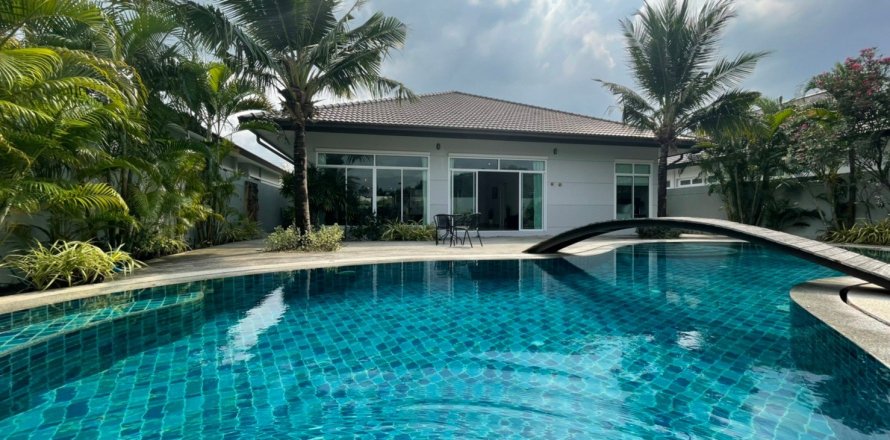 House in Bang Lamung, Thailand 3 bedrooms № 37315