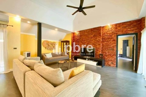 House in Bang Lamung, Thailand 3 bedrooms № 38376 - photo 10