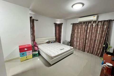 House in Bang Lamung, Thailand 3 bedrooms № 37819 - photo 11