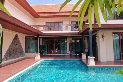 House in Bang Lamung, Thailand 4 bedrooms № 38091 - photo 1