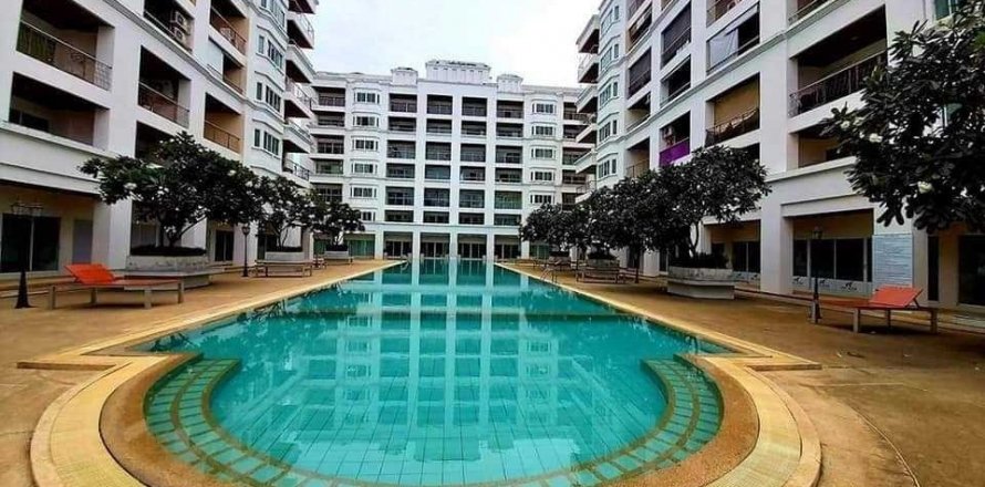 Studio in the Condo in Bang Lamung, Thailand  № 37803