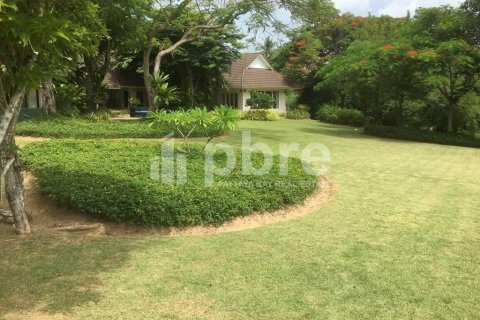 Land in Bang Lamung, Thailand 116340 sq.m. № 37607 - photo 1