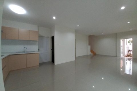 House in Bang Lamung, Thailand 3 bedrooms № 38242 - photo 6