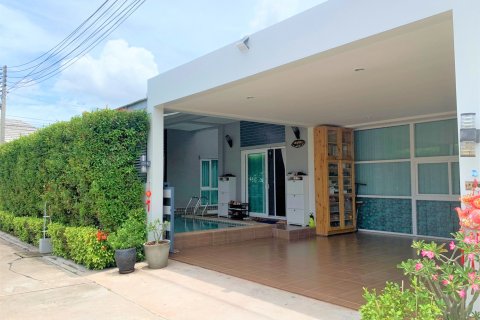 House in Bang Lamung, Thailand 4 bedrooms № 39001 - photo 1