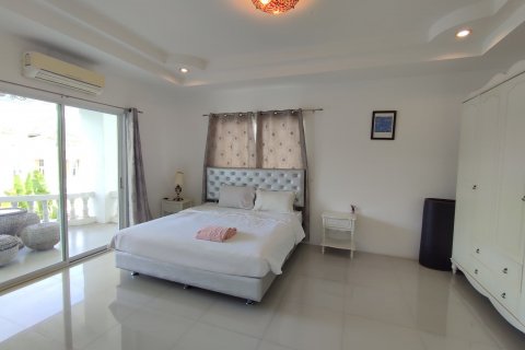 House in Bang Lamung, Thailand 7 bedrooms № 37570 - photo 4